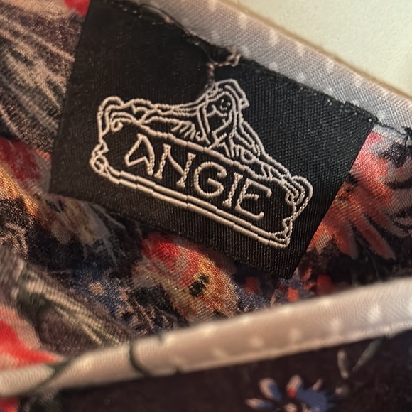 ANGIE💫Women’s Floral V-Neck Spaghetti Strap Lightweight Romper with Pockets - Picture 12 of 15